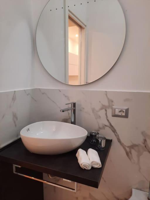 N&Ghomesweethome Raffaelloelegante Appartamento Ideale Casa Vacanze Affari Milano Dış mekan fotoğraf